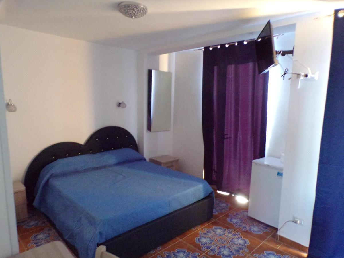 רוקאלומרה Nuova Aurora Rent Rooms מראה חיצוני תמונה