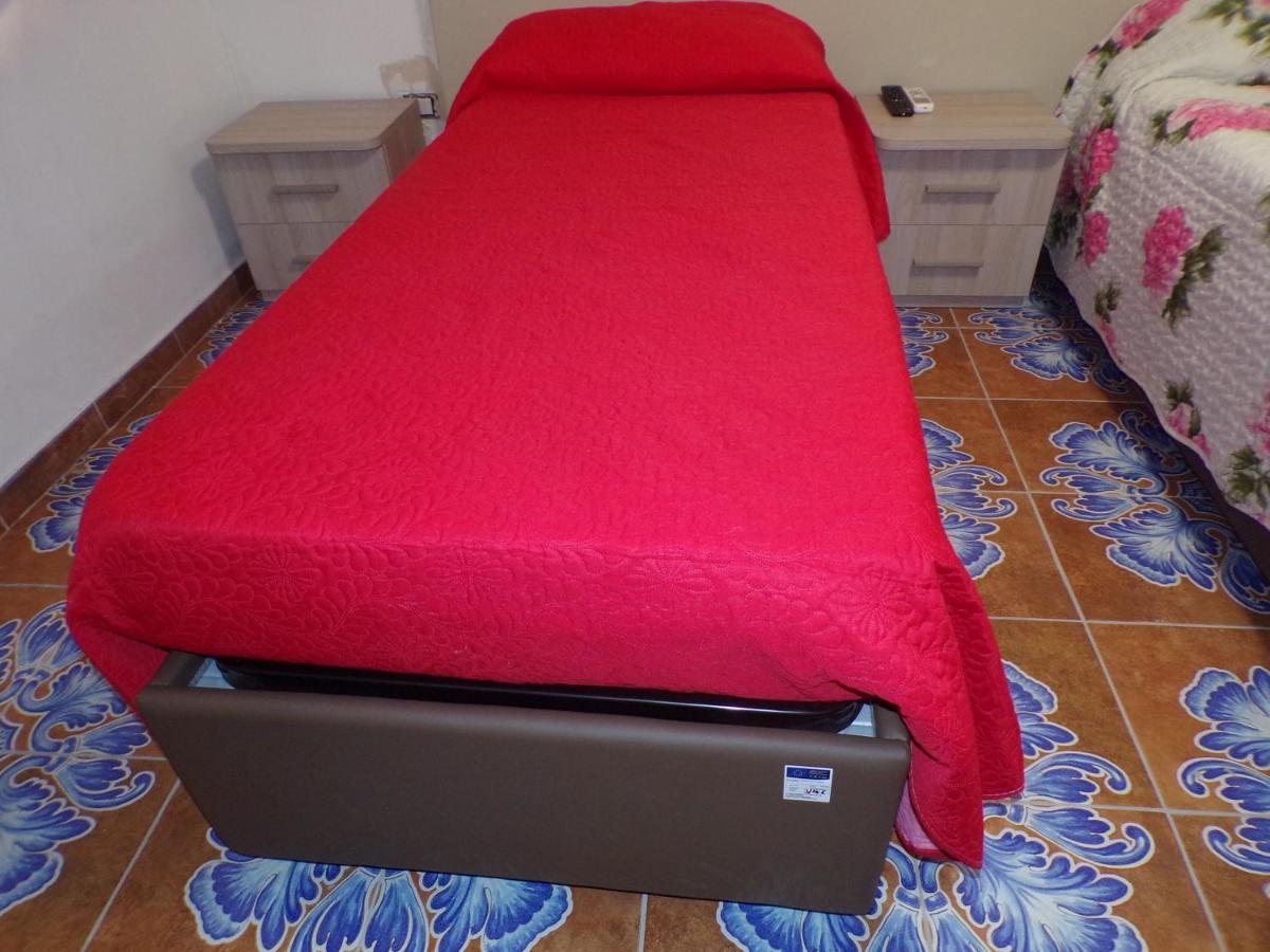 רוקאלומרה Nuova Aurora Rent Rooms מראה חיצוני תמונה