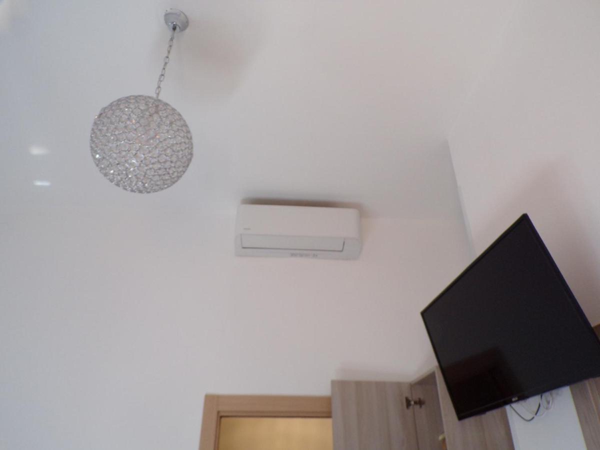 רוקאלומרה Nuova Aurora Rent Rooms מראה חיצוני תמונה