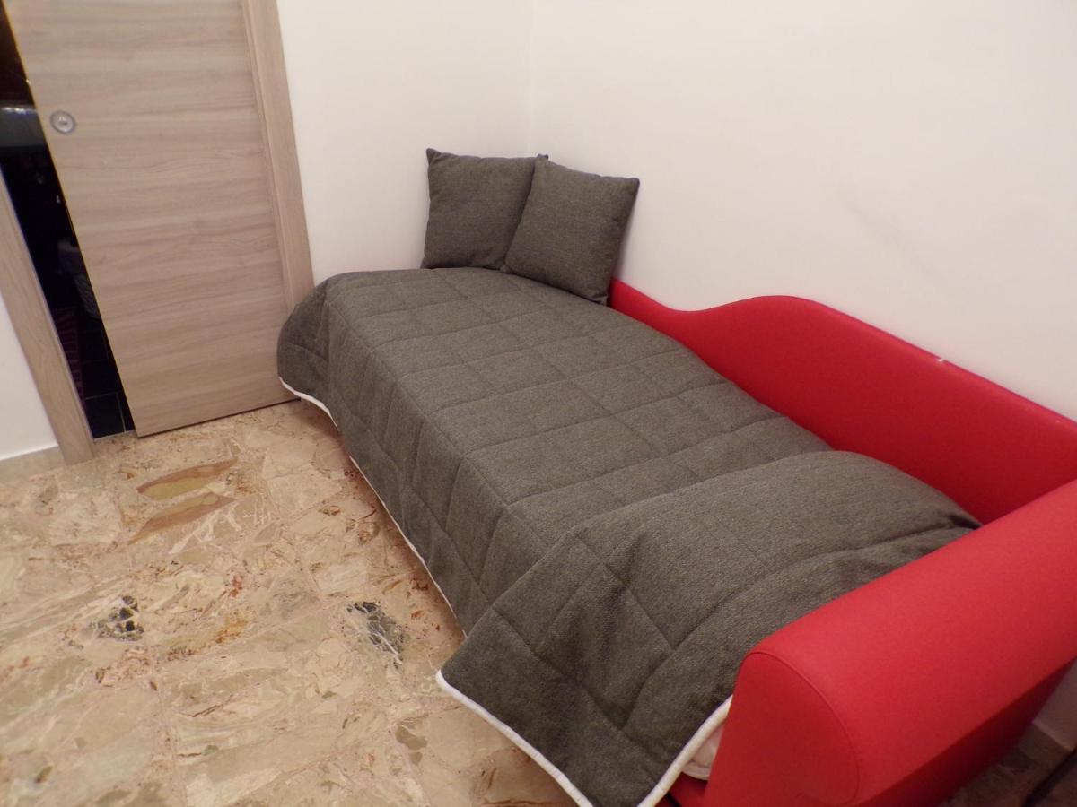 רוקאלומרה Nuova Aurora Rent Rooms מראה חיצוני תמונה
