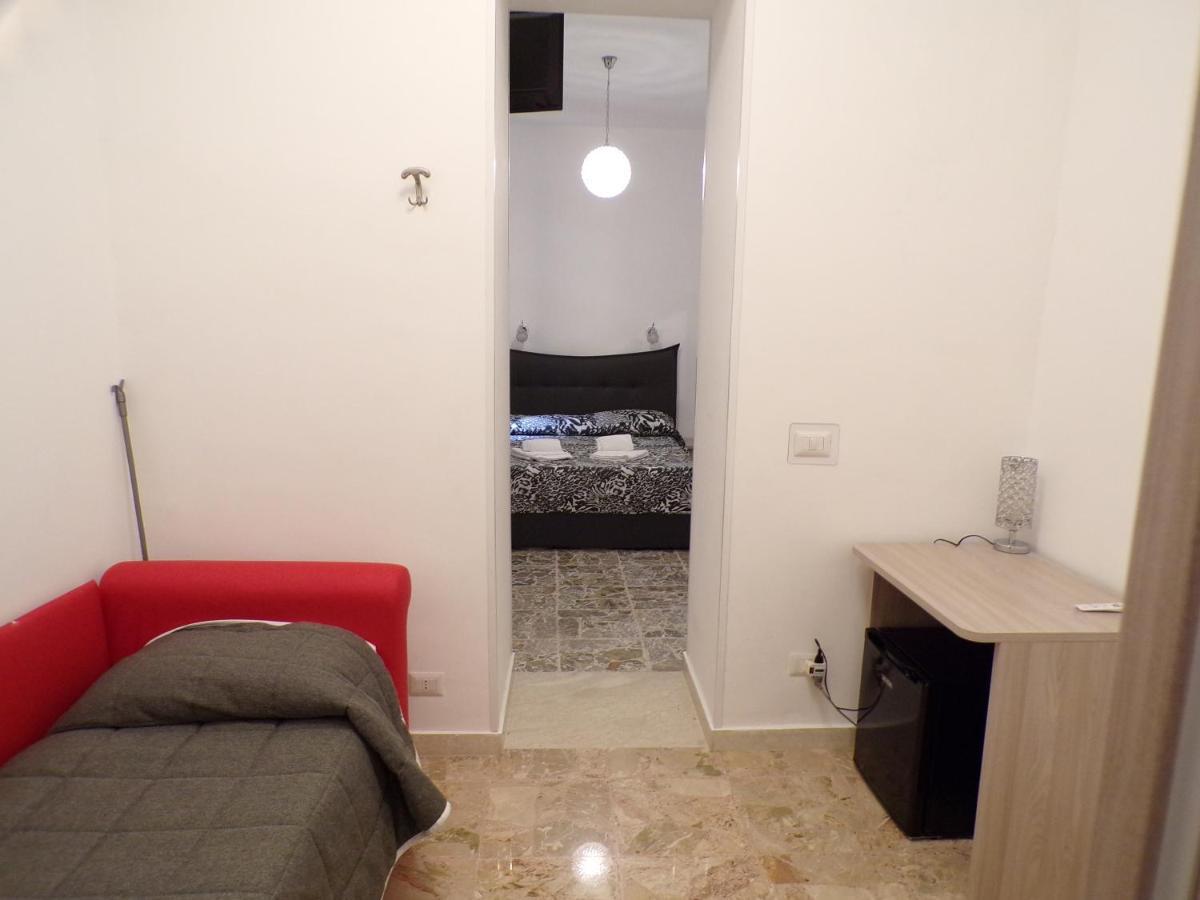 רוקאלומרה Nuova Aurora Rent Rooms מראה חיצוני תמונה
