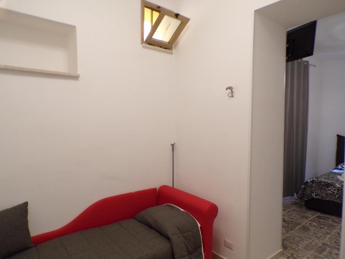 רוקאלומרה Nuova Aurora Rent Rooms מראה חיצוני תמונה